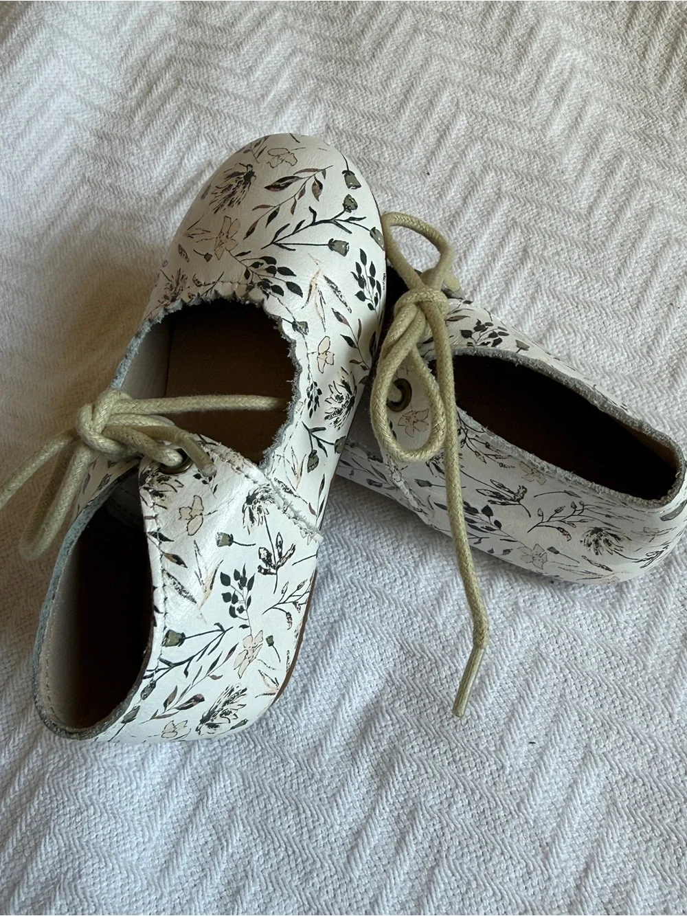 Riley & Co Everly Flats